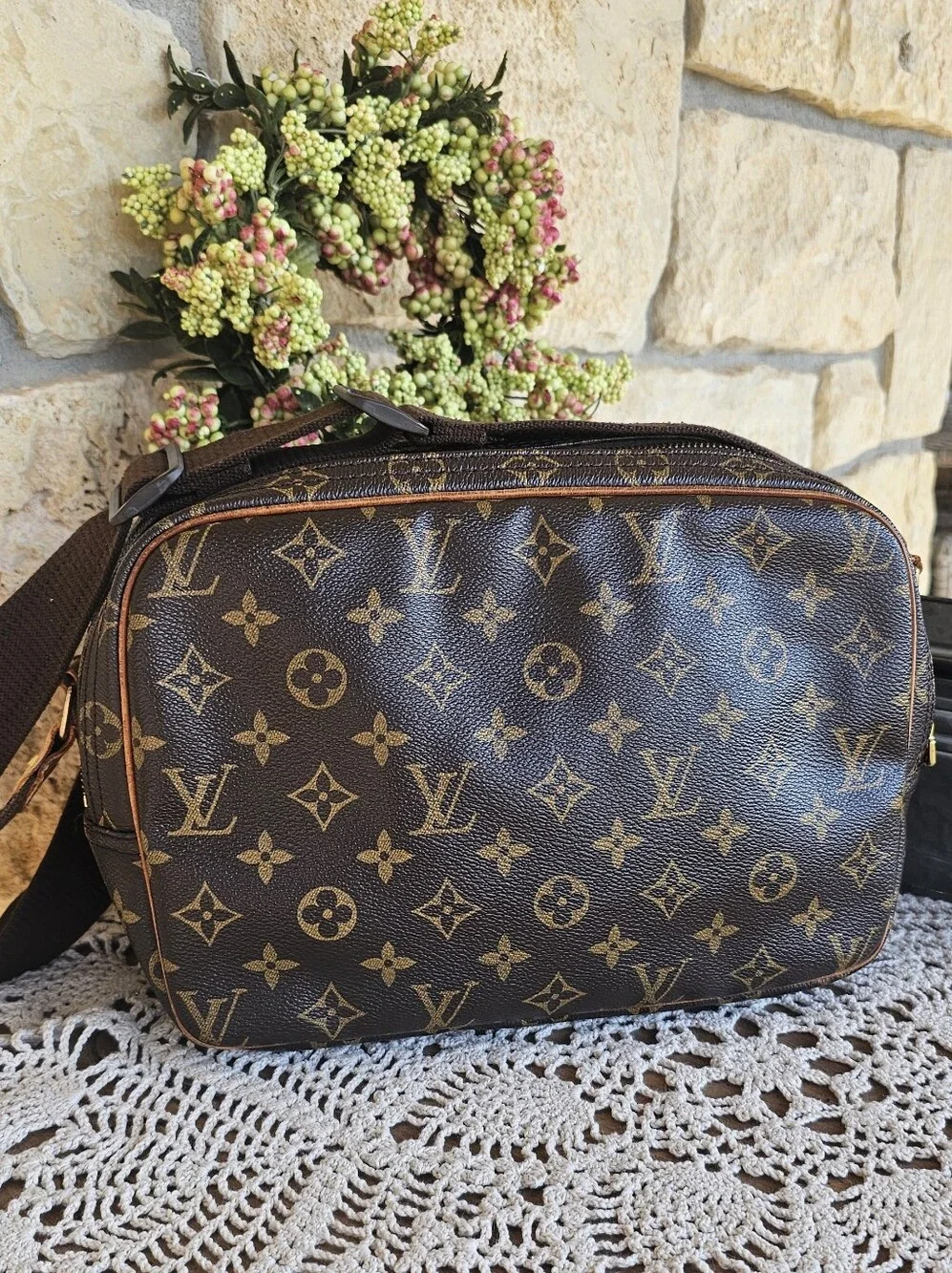 Louis Vuitton Monogram Reporter PM With COA
